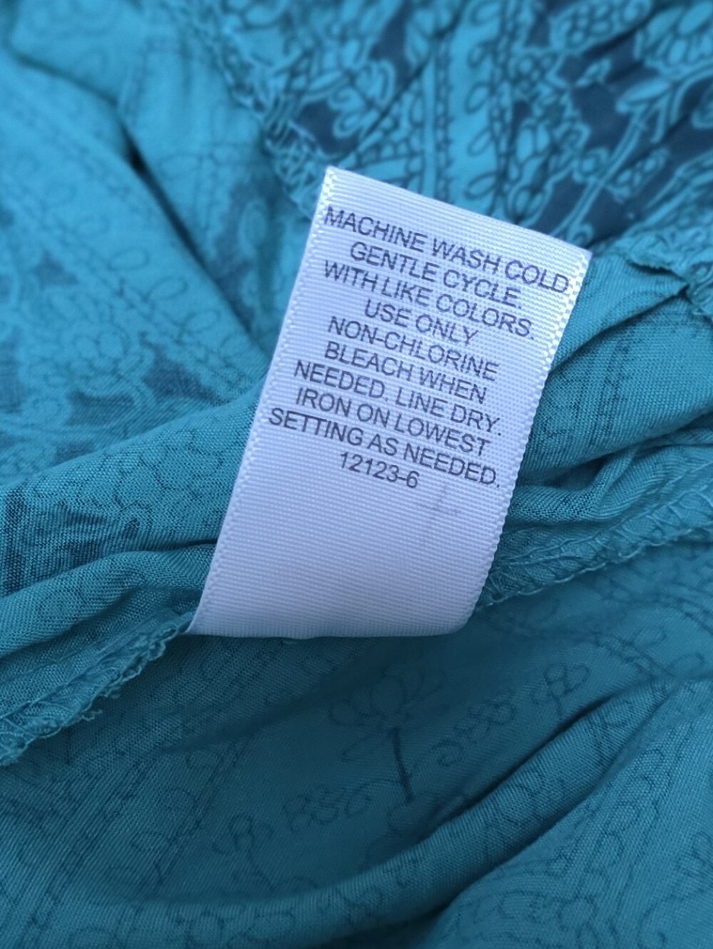 ST. JOHN'S BAY | Teal Patterned Blouse, Sz. L - Picture 5 of 5